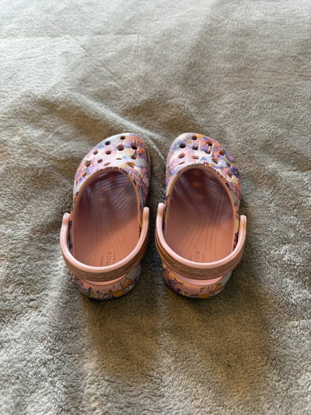 Crocs Classic Rainbow Unicorn Graphic Clog Kids C10 Pink